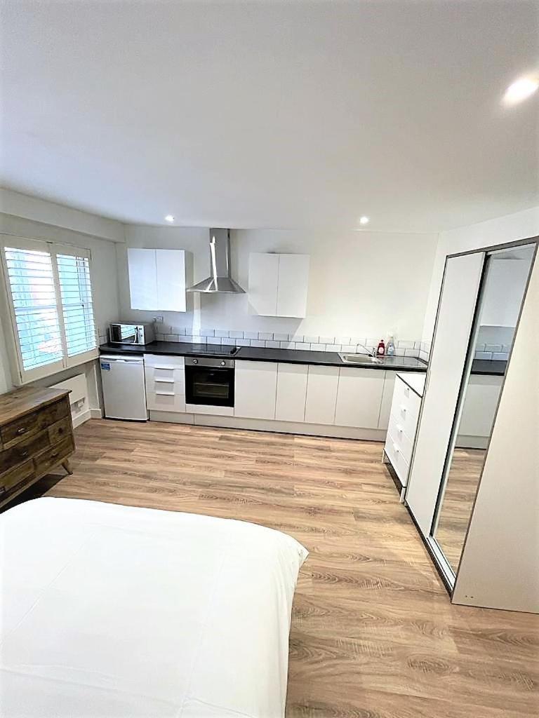 Goodge Street Apartments Лондон Екстериор снимка