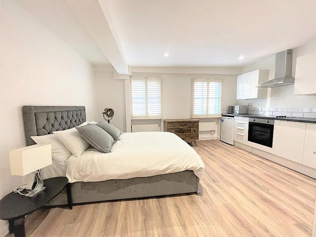 Goodge Street Apartments Лондон Екстериор снимка