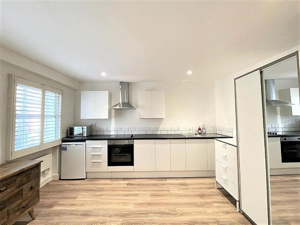 Goodge Street Apartments Лондон Екстериор снимка