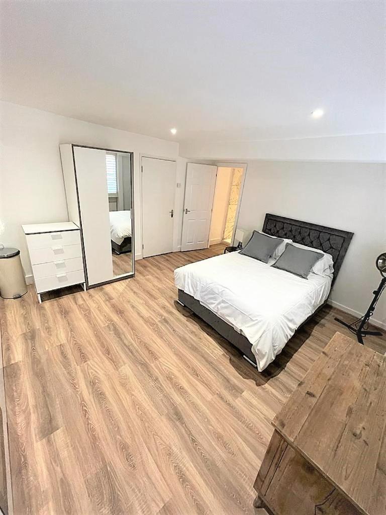 Goodge Street Apartments Лондон Екстериор снимка