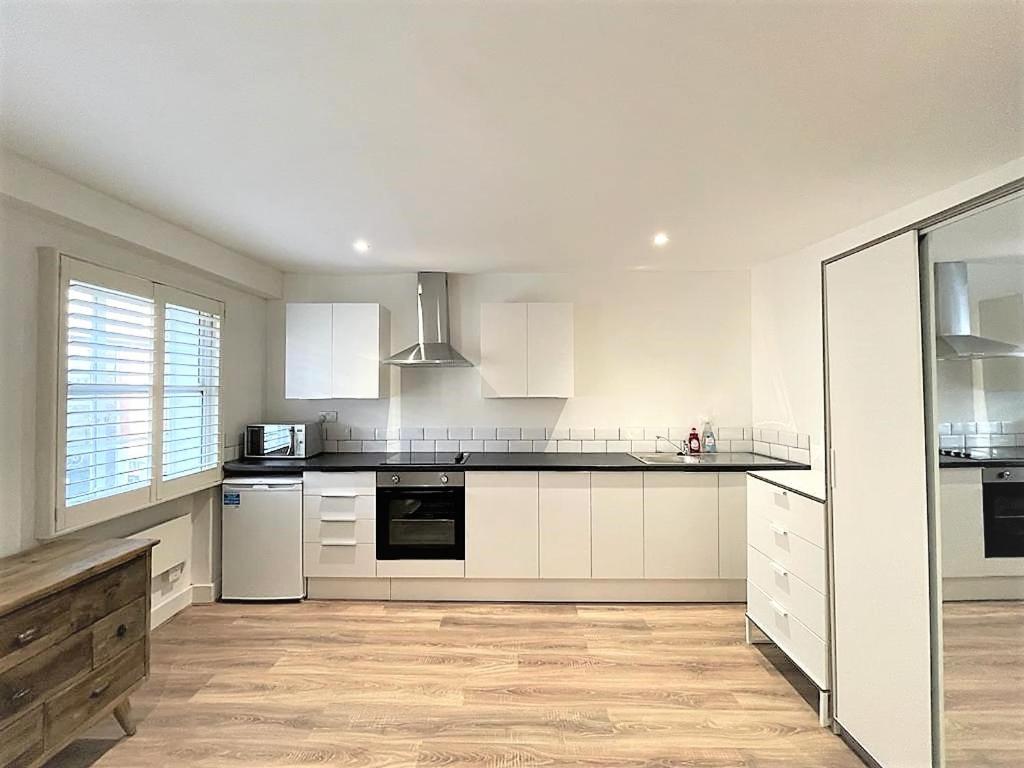 Goodge Street Apartments Лондон Екстериор снимка