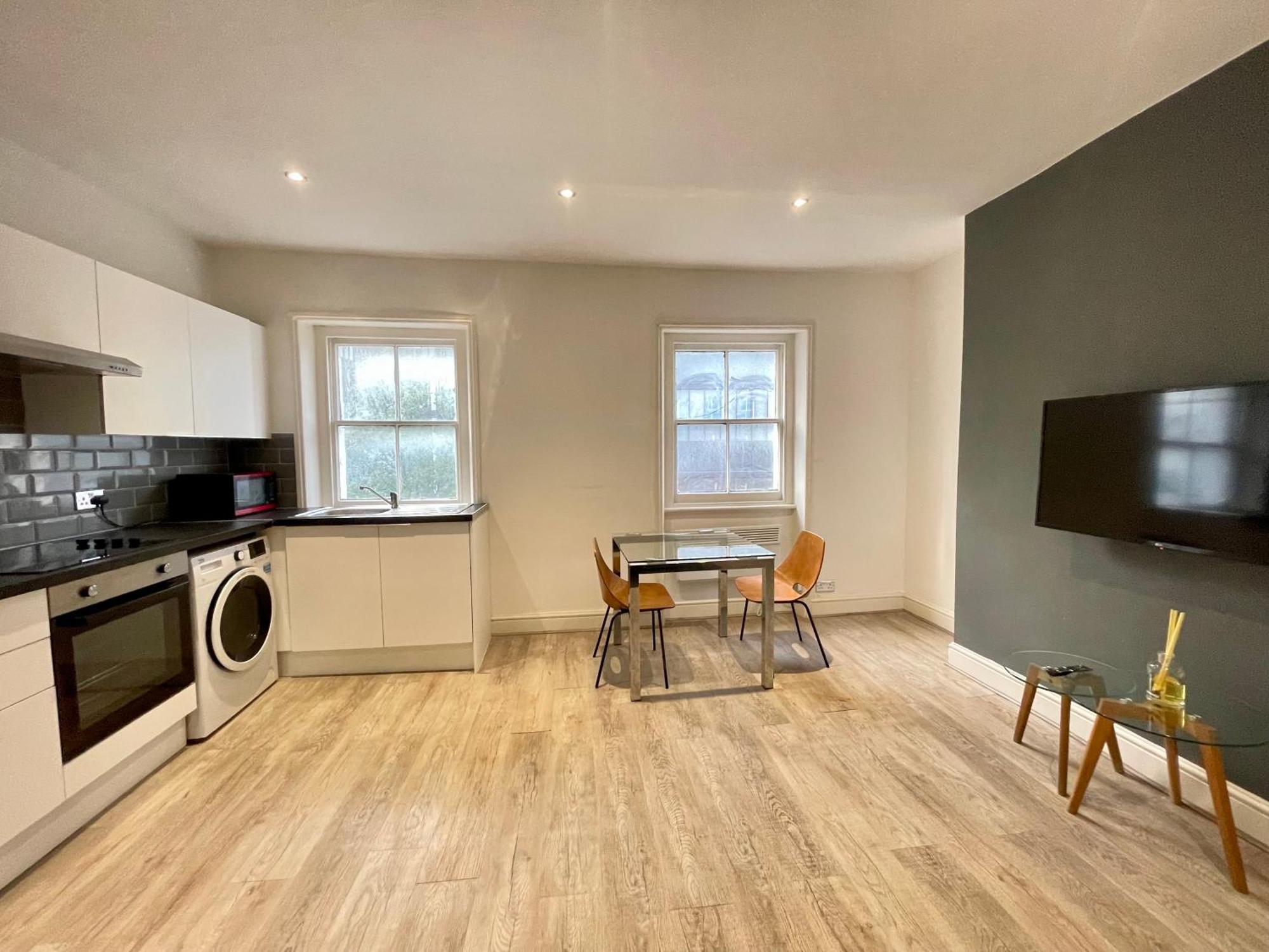 Goodge Street Apartments Лондон Екстериор снимка