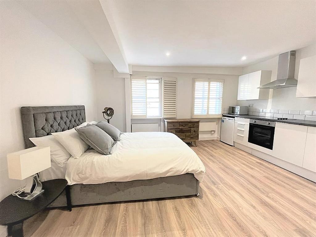 Goodge Street Apartments Лондон Екстериор снимка
