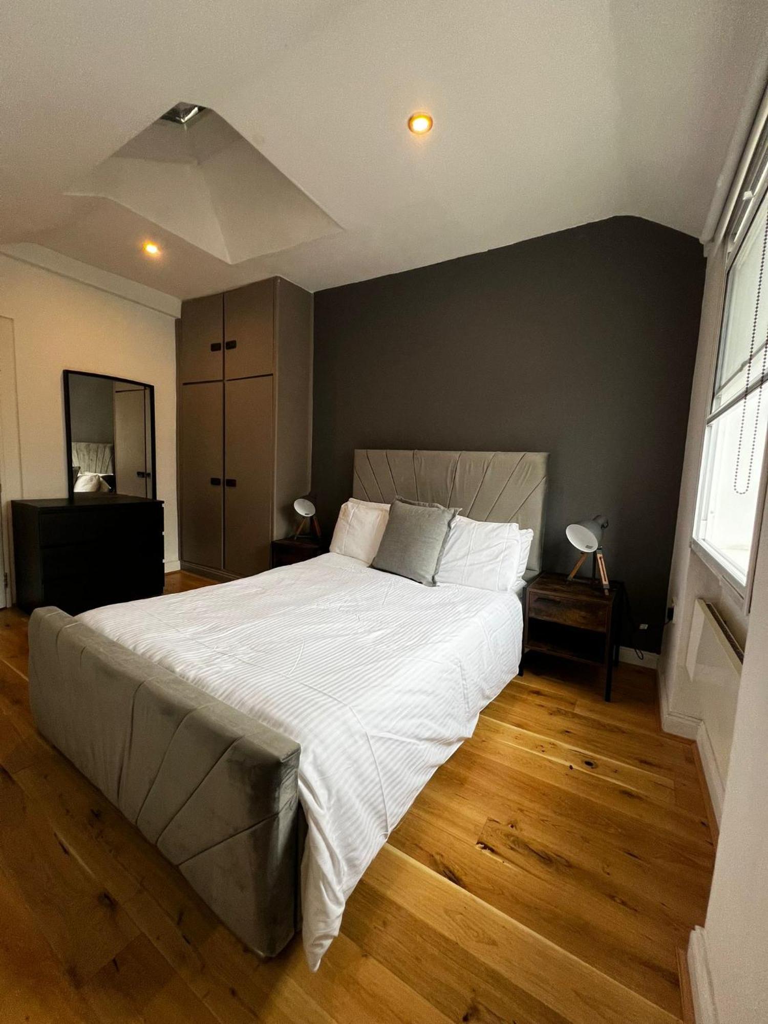 Goodge Street Apartments Лондон Екстериор снимка