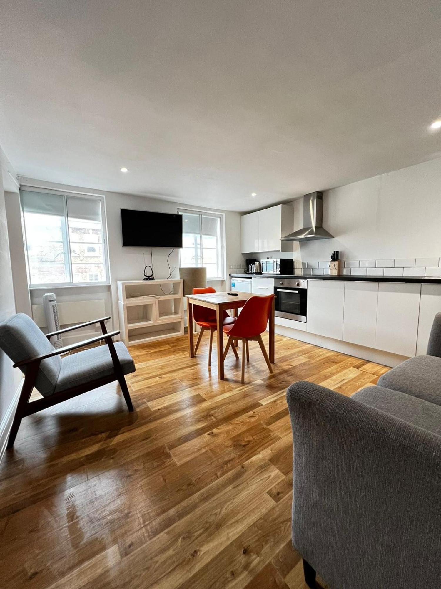 Goodge Street Apartments Лондон Екстериор снимка